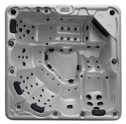 Pisin Hot Tub